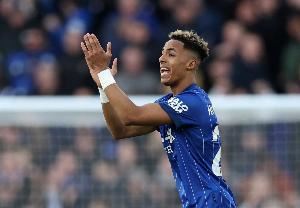 DO：森林商谈引进伊普斯维奇中场哈钦森，转会费预计3750万镑