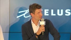 🤣还是那个活宝！穆勒出席发布会模仿羊的叫声，全场大笑