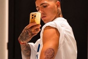 特别的纪念！恩佐将世俱杯冠军奖杯纹于手臂，致敬切尔西荣耀