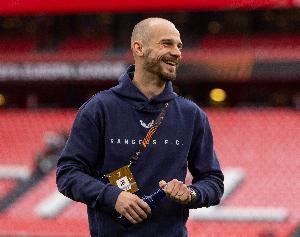 记者：贝西克塔斯签沃尔夫斯堡前锋切尔尼达协议