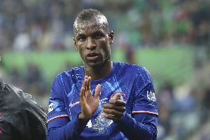 杰克逊经纪人：昨天交易确实告吹，但今天蓝军和拜仁重新开始谈判