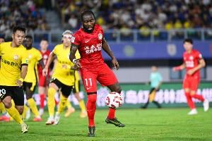 状态火热！足球报：阿奇姆彭赛季14球有7个头球，还制造了7个点球