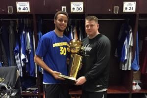 库里未被列为MVP候选？训练师：滑稽但感激 这能激励出最好的库里