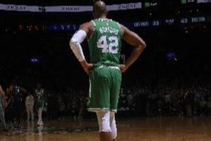 科尔：霍福德能适配多种阵容 他已39岁了新赛季会缺席一些比赛