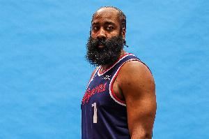 哈登：防守将会是我们这个赛季取得成功的关键